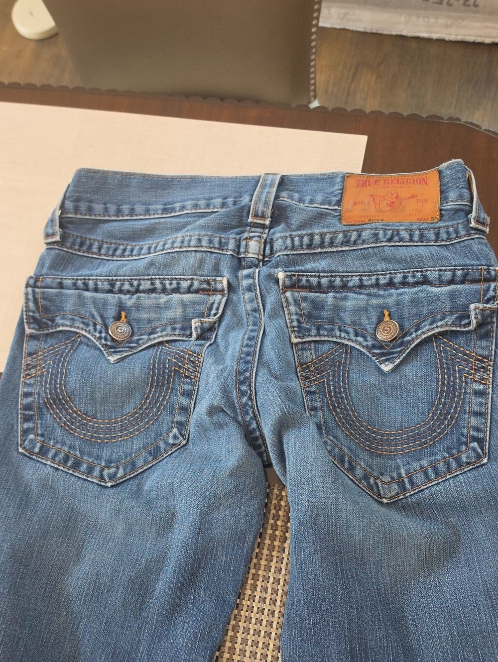 True Religion Medium Blue Denim Jeans with Signature Pocket 29x31 - Picture 7 of 7